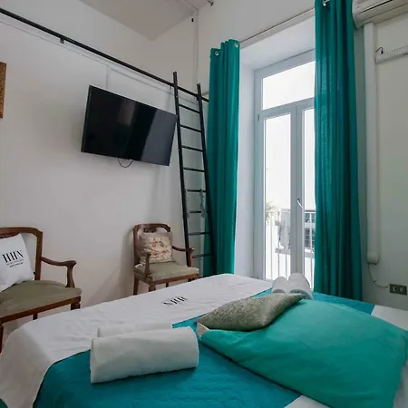 Carafa بيت ضيافة نابولي